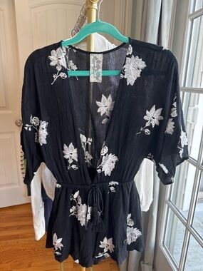 Sadie & Sage Black Floral Embroidered Romper